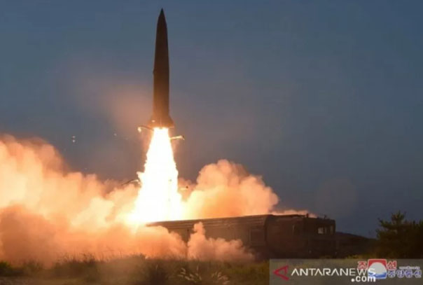 Peluncuran rudal Korea Utara dalam gambar tak bertanggal. (ANTARA FOTO/KCNA/via REUTERS/wsj) Peluncuran rudal Korea Utara dalam gambar tak bertanggal. (ANTARA FOTO/KCNA/via REUTERS/wsj)