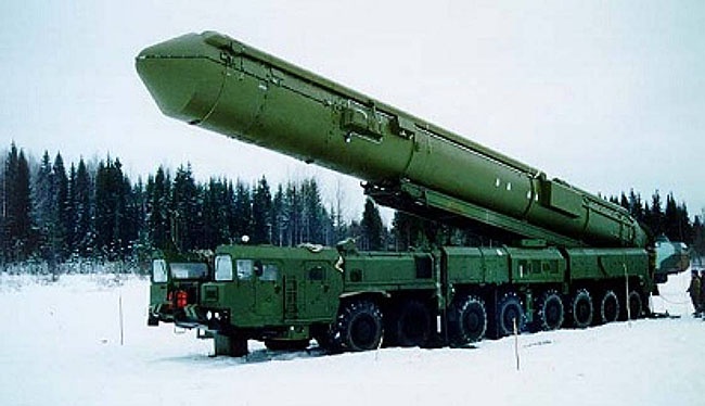 Topol-M, rudal balistik antar benua (ICBM) disiagakan Rusia di dekat perbatasan Ukraina. Foto: tonnel-ufo.ru Topol-M, rudal balistik antar benua (ICBM) disiagakan Rusia di dekat perbatasan Ukraina. Foto: tonnel-ufo.ru