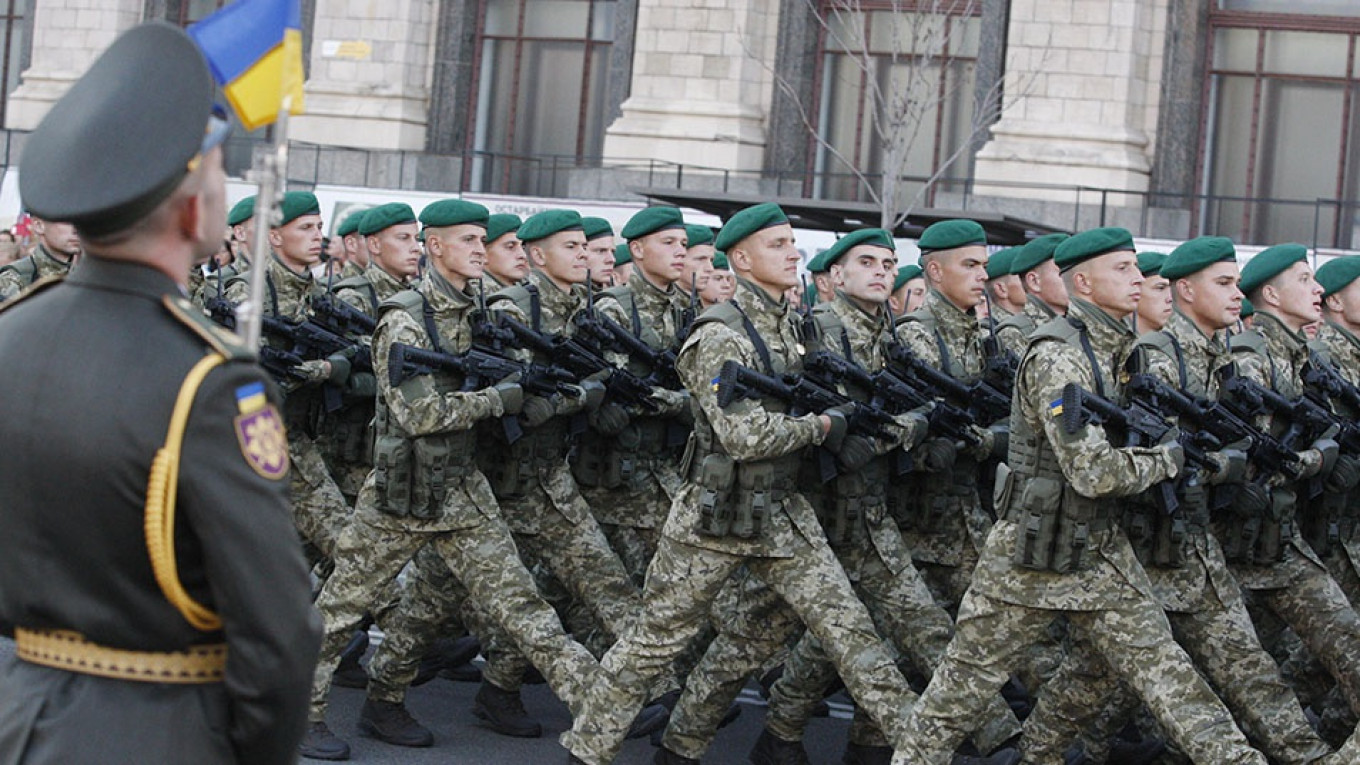 Pasukan Ukraina belum diinstruksikan masuk ke Donbass. Foto: Serg Glovny / ZUMA / TASS Pasukan Ukraina belum diinstruksikan masuk ke Donbass. Foto: Serg Glovny / ZUMA / TASS