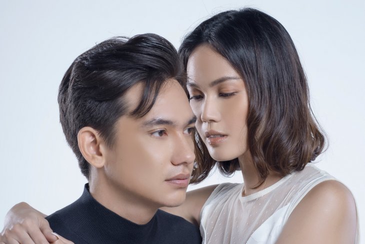 Adipati Dolken dan Della Dartyan bakal bintangi film Akhirat - A Love Story. Foto: PR BASE Ent Adipati Dolken dan Della Dartyan bakal bintangi film Akhirat - A Love Story. Foto: PR BASE Ent
