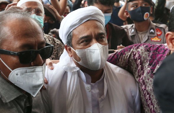 Kesaksian Kasat Pol PP, Terkuak Skenario Jebloskan Habib Rizieq (Foto: JPNN.com/GenPI.co) Kesaksian Kasat Pol PP, Terkuak Skenario Jebloskan Habib Rizieq (Foto: JPNN.com/GenPI.co)