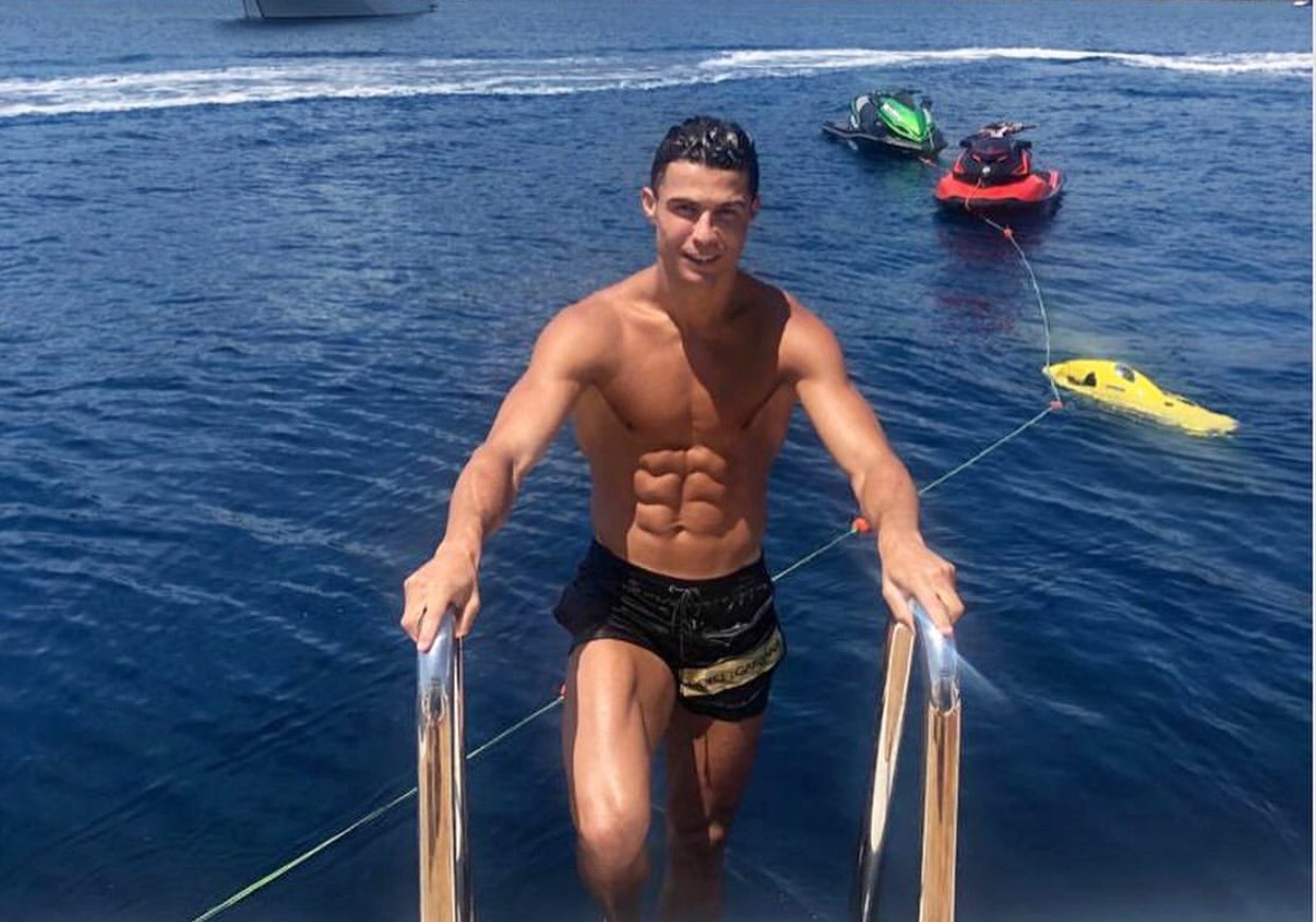 Perut Sixpack Cristiano Ronaldo Bikin Lemas Simak 3 Caranya