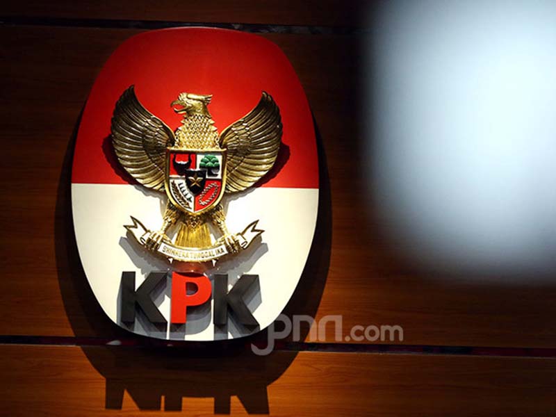 KPK Tamat, Pakar Hukum Top Beber Fakta Pihak yang Melumpuhkan (Foto: JPNN.com/GenPI.co) KPK Tamat, Pakar Hukum Top Beber Fakta Pihak yang Melumpuhkan (Foto: JPNN.com/GenPI.co)
