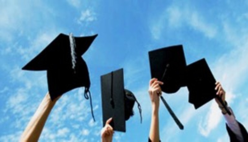 ilustrasi : Wisuda ( sumber : fitriharyantis1) ilustrasi : Wisuda ( sumber : fitriharyantis1)