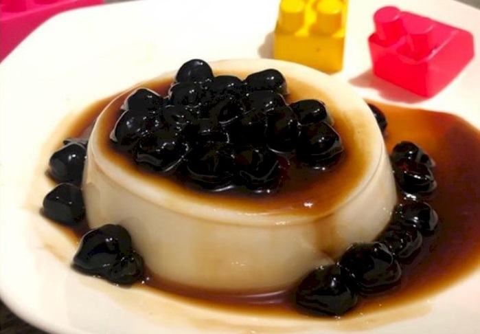 Minggu Ceria di Dapur: Resep Puding Thai Tea Boba Lava (Foto: Instagram/chedessert.id) Minggu Ceria di Dapur: Resep Puding Thai Tea Boba Lava (Foto: Instagram/chedessert.id)