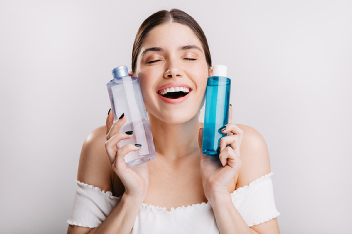 Ilustrasi produk skincare multifungsi. Foto: Freepik/lookstudio Ilustrasi produk skincare multifungsi. Foto: Freepik/lookstudio