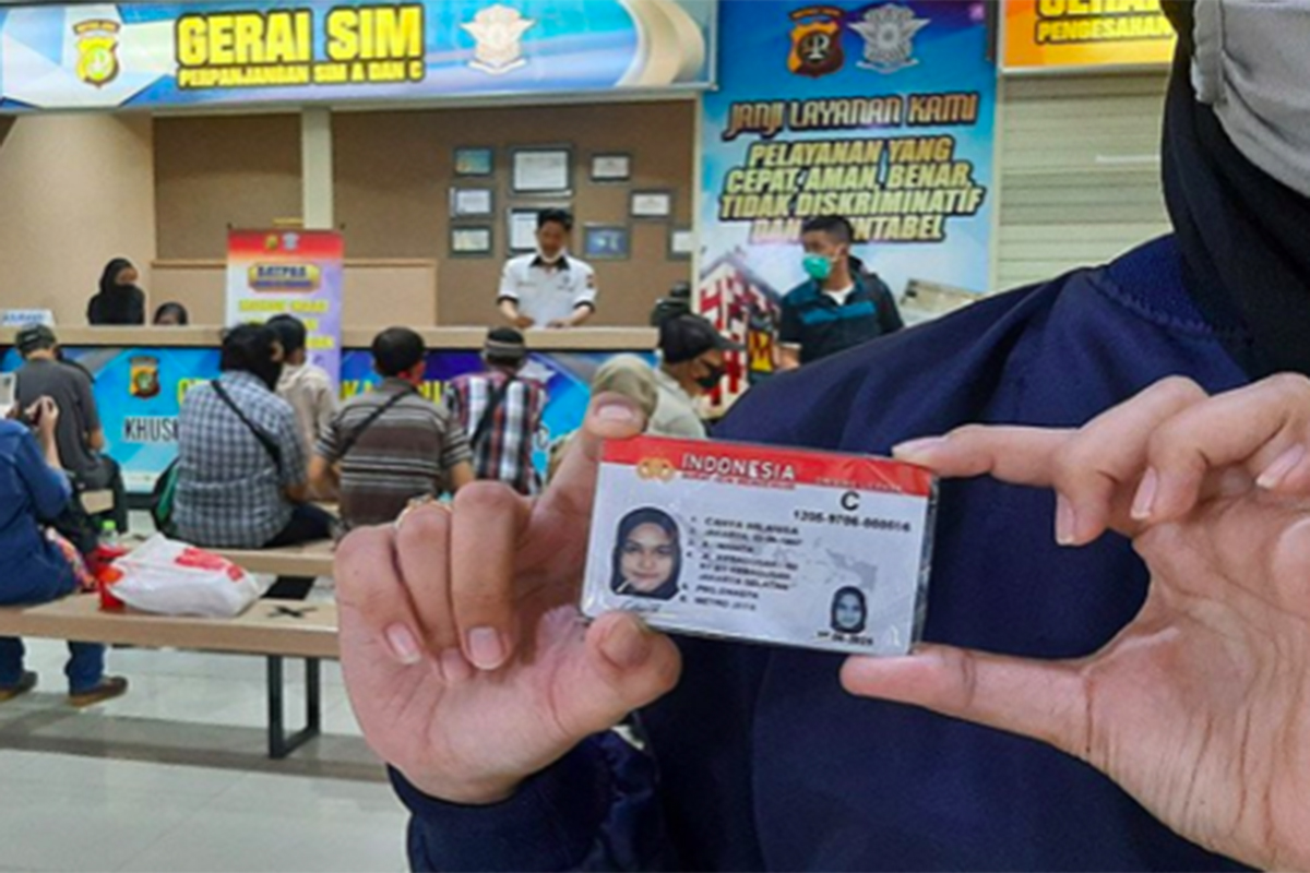 Ilustrasi membuat Surat Izin Mengemudi (SIM). Foto: Antara/Laily Rahmawaty Ilustrasi membuat Surat Izin Mengemudi (SIM). Foto: Antara/Laily Rahmawaty