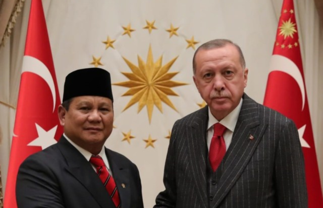 Menhan Prabowo Subianto (kiri) saat bersama Presiden Turki. (Foto: KBRI Ankara) Menhan Prabowo Subianto (kiri) saat bersama Presiden Turki. (Foto: KBRI Ankara)