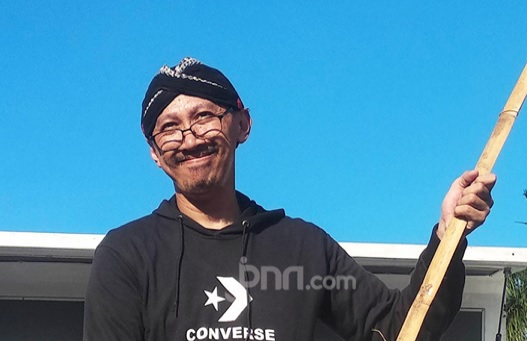 Permadi Arya Ngaku Tak Mau Masuk Surga, Alasannya Mengejutkan (Foto: JPNN.com/GenPI.co) Permadi Arya Ngaku Tak Mau Masuk Surga, Alasannya Mengejutkan (Foto: JPNN.com/GenPI.co)