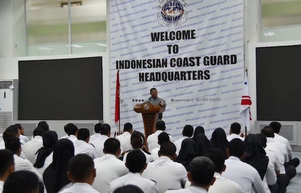 Kepala Bakamla RI Laksdya Bakamla A. Taufiq R saat memberikan pengarahan kepada seluruh personel Bakamla RI wilayah Jakarta di Aula Mabes Bakamla RI, Jakarta Pusat, Senin (6/1/2020). (Foto: Humas Bakamla RI) Kepala Bakamla RI Laksdya Bakamla A. Taufiq R saat memberikan pengarahan kepada seluruh personel Bakamla RI wilayah Jakarta di Aula Mabes Bakamla RI, Jakarta Pusat, Senin (6/1/2020). (Foto: Humas Bakamla RI)