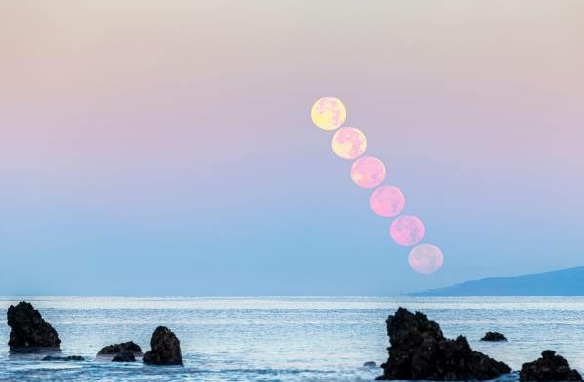 Strawberry Moon secara bertahap berada di belakang pulau La Gomera di Kepulauan Canary Spanyol (Foto: Alamy Live News) Strawberry Moon secara bertahap berada di belakang pulau La Gomera di Kepulauan Canary Spanyol (Foto: Alamy Live News)