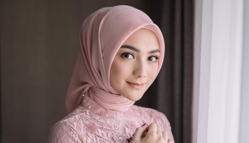 Hindari Rambut  Lepek saat Hujan  Ukhti Berhijab Wajib Catat i