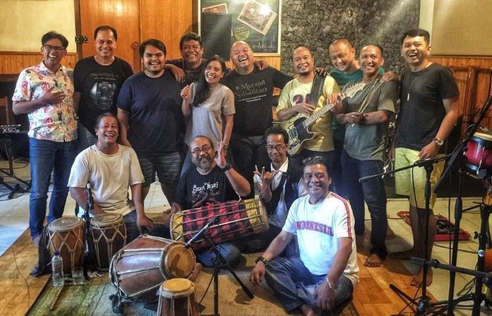 Didi Kempot, Djaduk Ferianto's Ring of Fire Project dan Richard Hutapea tengah latihan (foto: Djaduk Ferianto's) Didi Kempot, Djaduk Ferianto's Ring of Fire Project dan Richard Hutapea tengah latihan (foto: Djaduk Ferianto's)