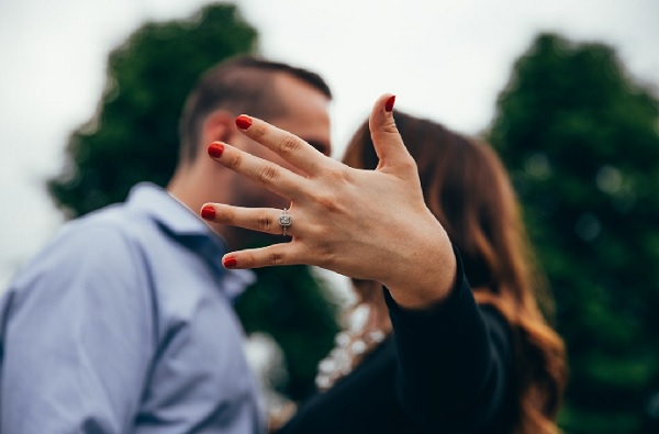 Sedikit Polesan, 4 Zodiak Ini Sangat Memesona Jadi Istri Idaman. Ilustrasi (Foto: aaajewelryutah) Sedikit Polesan, 4 Zodiak Ini Sangat Memesona Jadi Istri Idaman. Ilustrasi (Foto: aaajewelryutah)