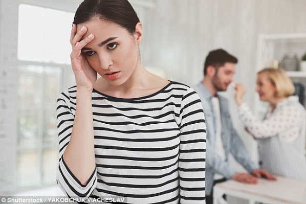Jangan Sepelekan, Perilaku Mertua Bisa Bikin Hancur - ilustrasi (Foto: shutterstock) Jangan Sepelekan, Perilaku Mertua Bisa Bikin Hancur - ilustrasi (Foto: shutterstock)