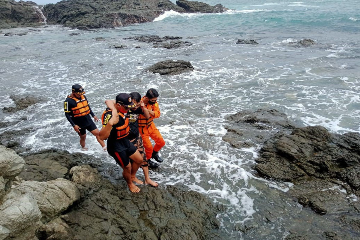 Korban terseret ombak di Pantai Siung Gunung Kidul pada Selasa (18/5).(Foto: Sar Satlinmas Wilayah 1 Gunung Kidul) Korban terseret ombak di Pantai Siung Gunung Kidul pada Selasa (18/5).(Foto: Sar Satlinmas Wilayah 1 Gunung Kidul)