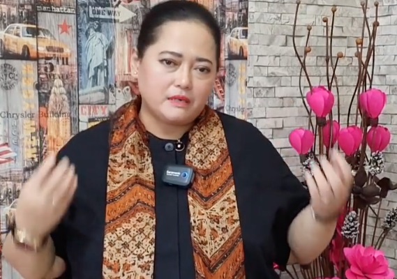 Awas! Mbak You Bilang Ada Pesawat Kecelakaan, Ini Waktunya (Foto: Instagram/mbakyou) Awas! Mbak You Bilang Ada Pesawat Kecelakaan, Ini Waktunya (Foto: Instagram/mbakyou)