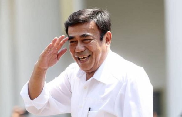 Menag Fachrul Razi menjelaskan poin-poin materi yang diberikan kepada calon pengantin untuk mendapatkan Sertifikat Perkawinan. (Foto: Ricardo/JPNN) Menag Fachrul Razi menjelaskan poin-poin materi yang diberikan kepada calon pengantin untuk mendapatkan Sertifikat Perkawinan. (Foto: Ricardo/JPNN)