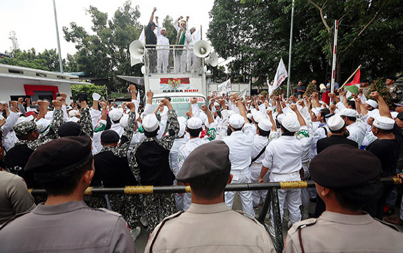 Laskar FPI unjuk rasa. Foto: JPNN.com/GenPI.co Laskar FPI unjuk rasa. Foto: JPNN.com/GenPI.co