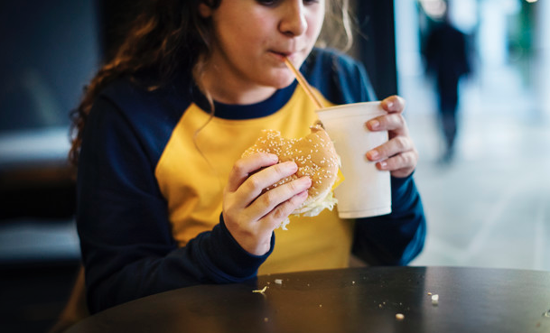 Jangan Anggap Remeh, Obesitas Bisa Mengancam Jiwa, foto : freepik Jangan Anggap Remeh, Obesitas Bisa Mengancam Jiwa, foto : freepik