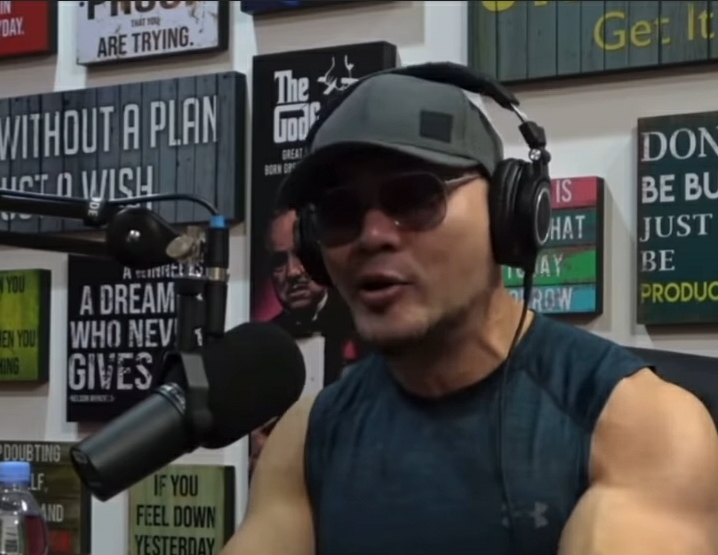 Presenter Deddy Corbuzier ceritakan perubahan usai menjadi mualaf. Foto: Instagram/mastercorbuzier Presenter Deddy Corbuzier ceritakan perubahan usai menjadi mualaf. Foto: Instagram/mastercorbuzier