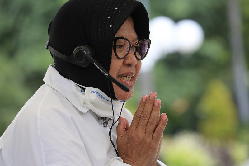 Risma: Bansos Sia-sia Jika Masyarakat Remehkan Prokes. Foto: JPNN.com Risma: Bansos Sia-sia Jika Masyarakat Remehkan Prokes. Foto: JPNN.com