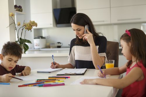 Ilustrasi: Working mother Ilustrasi: Working mother