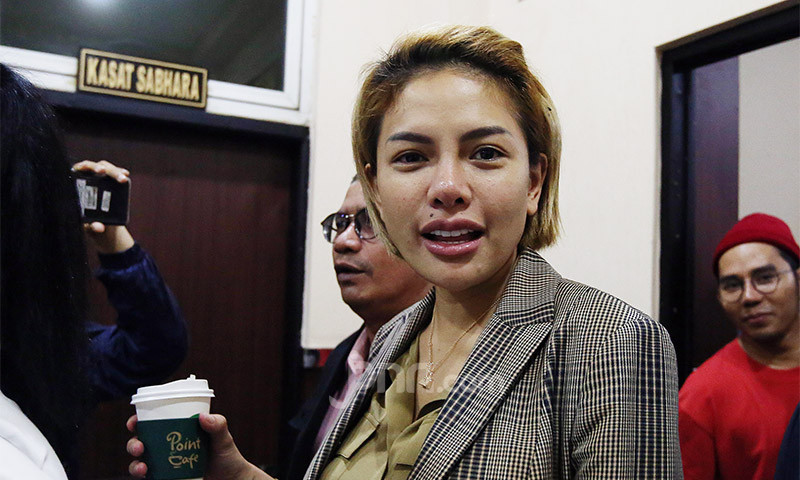 Dipo Latief Digerebek Polisi, Nikita Mirzani Desak Serahkan Diri. Foto: JPNN.com Dipo Latief Digerebek Polisi, Nikita Mirzani Desak Serahkan Diri. Foto: JPNN.com