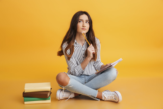 Ilustrasi buntu mencari ide tulisan. Foto: Freepik Ilustrasi buntu mencari ide tulisan. Foto: Freepik