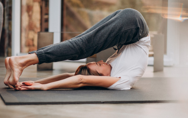 3 Aplikasi Workout untuk Temani Kamu Olahraga di Rumah. Foto: Freepik 3 Aplikasi Workout untuk Temani Kamu Olahraga di Rumah. Foto: Freepik