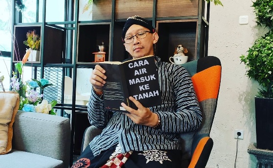 Pakar Hukum Top Bongkar Fakta Foto Jokowi Bersama Permadi Arya (Foto: Instagram/permadiarya) Pakar Hukum Top Bongkar Fakta Foto Jokowi Bersama Permadi Arya (Foto: Instagram/permadiarya)
