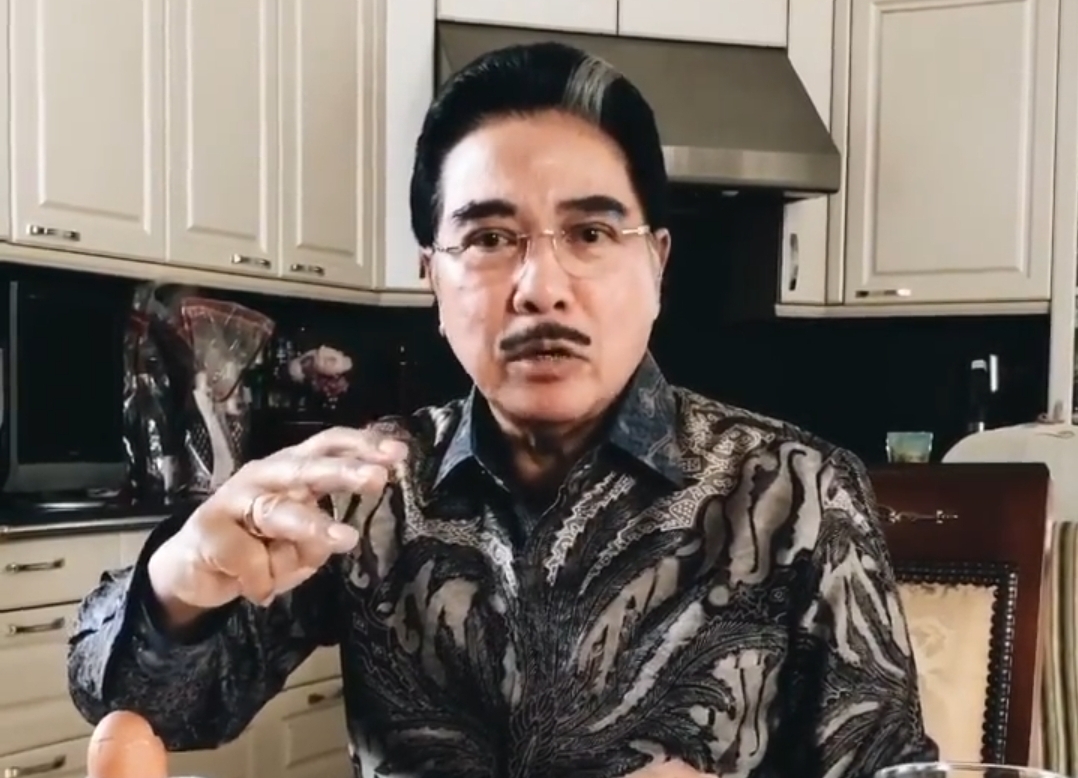 Pengacara Hotma Sitompoel. Foto:Instagram/hotmasitompoelofficial Pengacara Hotma Sitompoel. Foto:Instagram/hotmasitompoelofficial