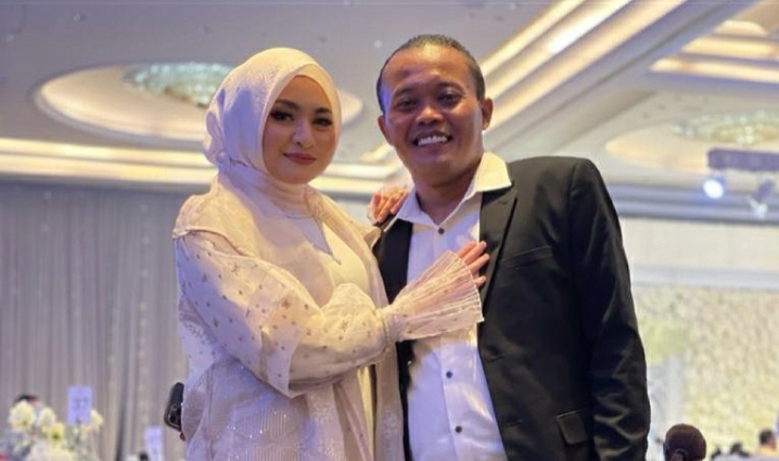 Pasangan selebritas Sule & Nathalie Holscher. Foto: Instagram/ferdinan_sule Pasangan selebritas Sule & Nathalie Holscher. Foto: Instagram/ferdinan_sule