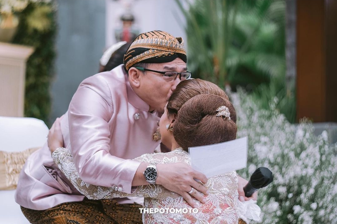 Anang Hermanyah komentari musibah Aurel Hermansyah yang alami keguguran. Foto: Instagram/aurelie.hermansyah Anang Hermanyah komentari musibah Aurel Hermansyah yang alami keguguran. Foto: Instagram/aurelie.hermansyah