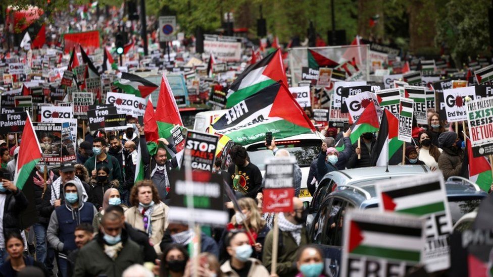 Aksi bela Palestina. Foto: BBC Aksi bela Palestina. Foto: BBC