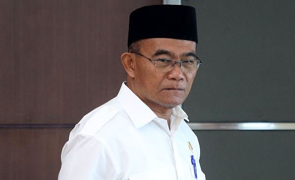 Muhadjir Effendy: Jemaah Salat Id Wajib Wudhu di Rumah. Foto: JPNN.com Muhadjir Effendy: Jemaah Salat Id Wajib Wudhu di Rumah. Foto: JPNN.com