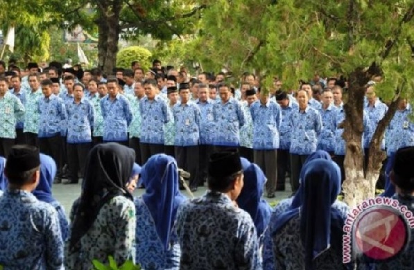 Gaji dan Tunjangan Aman, Tapi PNS Ini Akan Kerja Dari Rumah Terus (Foto: ANTARA) Gaji dan Tunjangan Aman, Tapi PNS Ini Akan Kerja Dari Rumah Terus (Foto: ANTARA)