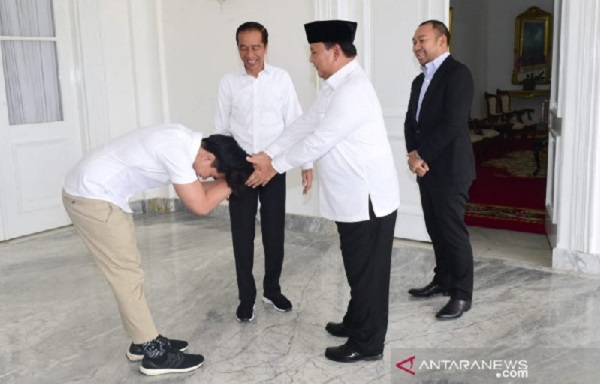 Analisis M Qodari Bisa Jadi Nyata, Jokowi & Prabowo Maju Pilpres (Foto: dok Antara) Analisis M Qodari Bisa Jadi Nyata, Jokowi & Prabowo Maju Pilpres (Foto: dok Antara)