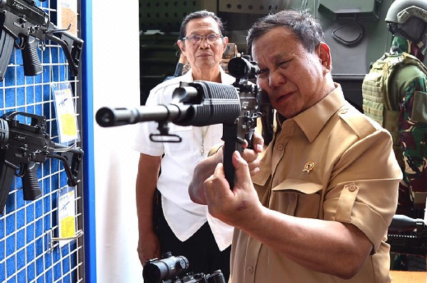 Bongkar Mafia Alutsista, Pengamat Militer Beber Prabowo Subianto (Foto: dok Kemenhan RI) Bongkar Mafia Alutsista, Pengamat Militer Beber Prabowo Subianto (Foto: dok Kemenhan RI)