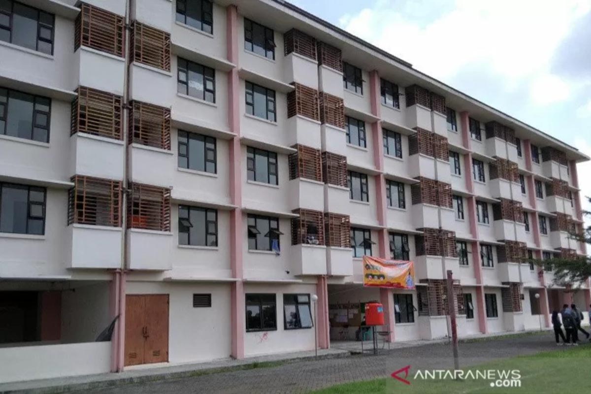 Rumah susun sederhana sewa (Rusunawa) Bakalan Krapyak, Kecamatan Kaliwungu, Kabupaten Kudus, Jawa Tengah, menjadi salah satu tempat yang dijadikan rumah sakit cadangan. (FOTO: ANTARA/Akhmad Nazaruddin Lathif) Rumah susun sederhana sewa (Rusunawa) Bakalan Krapyak, Kecamatan Kaliwungu, Kabupaten Kudus, Jawa Tengah, menjadi salah satu tempat yang dijadikan rumah sakit cadangan. (FOTO: ANTARA/Akhmad Nazaruddin Lathif)