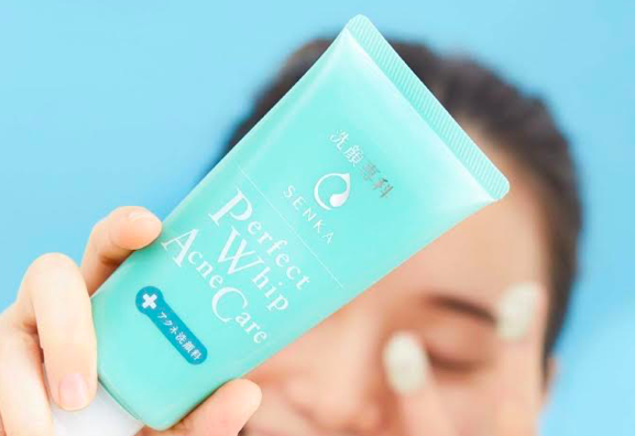 Senka Perfect Whip Acne Care: Perawatan Ganda untuk Kulit Jerawat. Foto: Senka Senka Perfect Whip Acne Care: Perawatan Ganda untuk Kulit Jerawat. Foto: Senka