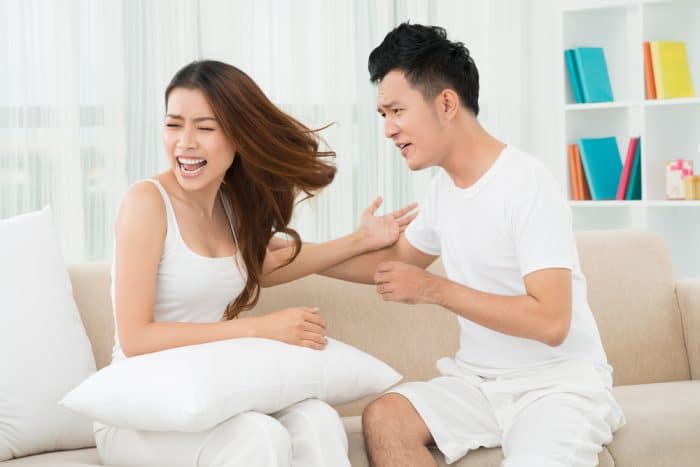 Cara Menguatkan Hubungan dengan Pasangan Ketika Beda Prinsip. Foto: Shutterstock Cara Menguatkan Hubungan dengan Pasangan Ketika Beda Prinsip. Foto: Shutterstock