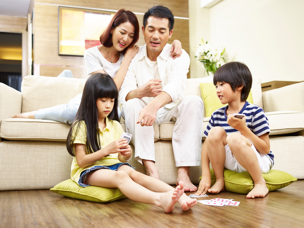 Ilustrasi mendidik anak. Foto: Shutterstock Ilustrasi mendidik anak. Foto: Shutterstock