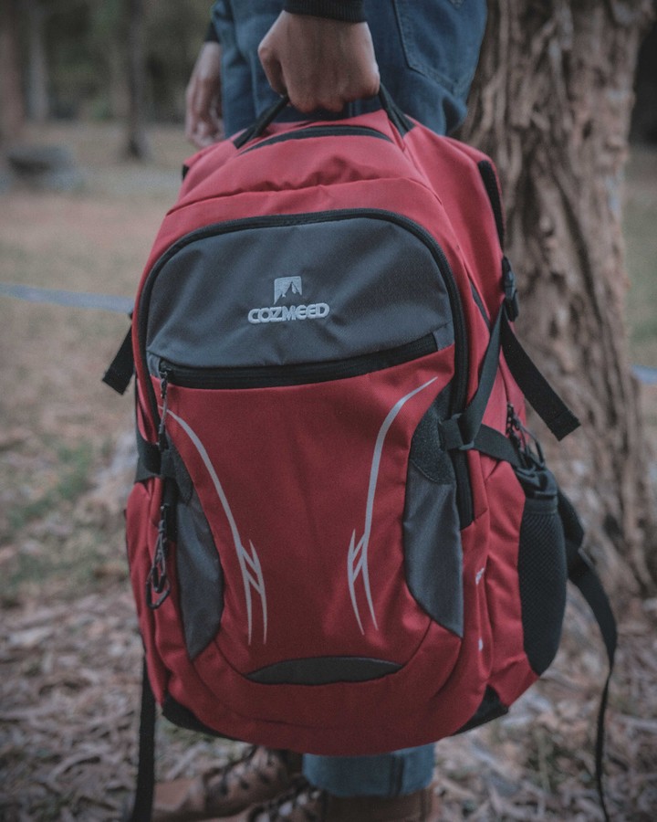 Cocok untuk Semua Aktivitas, Tas Daypack Lhasa yang Tahan Banting. Foto: @cozmeeder/instagram Cocok untuk Semua Aktivitas, Tas Daypack Lhasa yang Tahan Banting. Foto: @cozmeeder/instagram