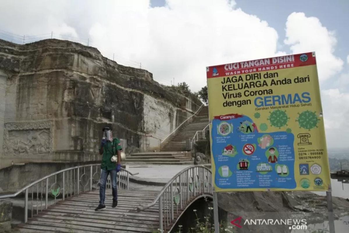 Kawasan wisata Tebing Breksi di Sleman. Kawasan wisata Tebing Breksi di Sleman.