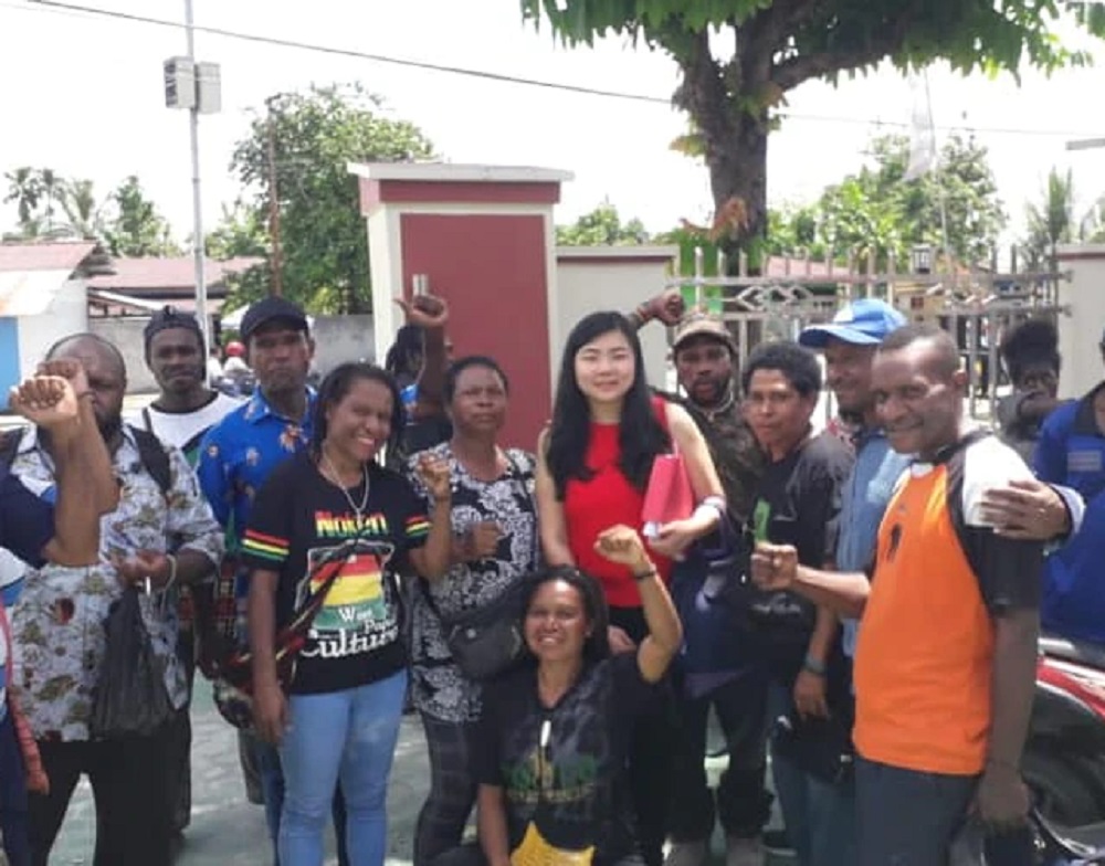 Suara Lantang Pendiri OPM Beber Veronica Koman: Provokator Papua - Veronica koman baju merah (Foto: Instagram/veronicakoman) Suara Lantang Pendiri OPM Beber Veronica Koman: Provokator Papua - Veronica koman baju merah (Foto: Instagram/veronicakoman)