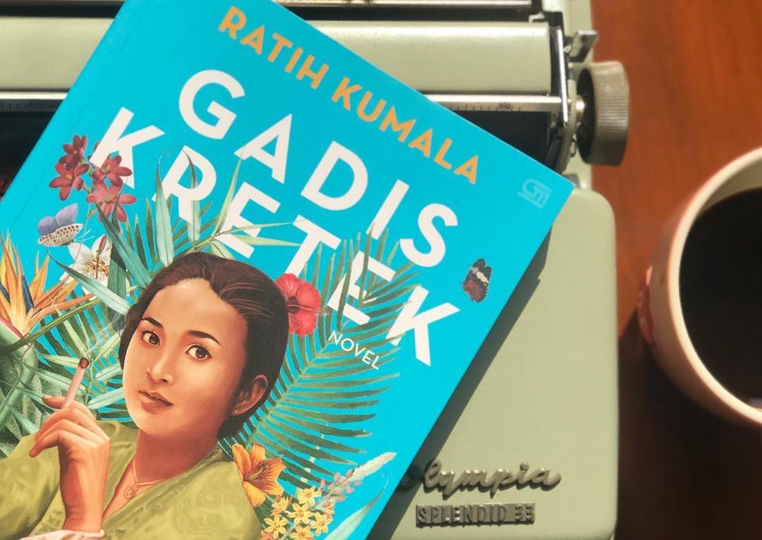 Novel Gadis Kretek. Foto: Instagram/@iwanesjepe Novel Gadis Kretek. Foto: Instagram/@iwanesjepe
