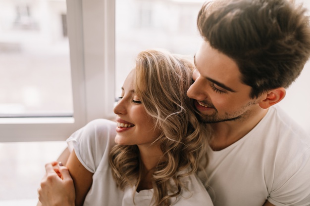 Ilustrasi pasangan romantis. Foto: Freepik Ilustrasi pasangan romantis. Foto: Freepik