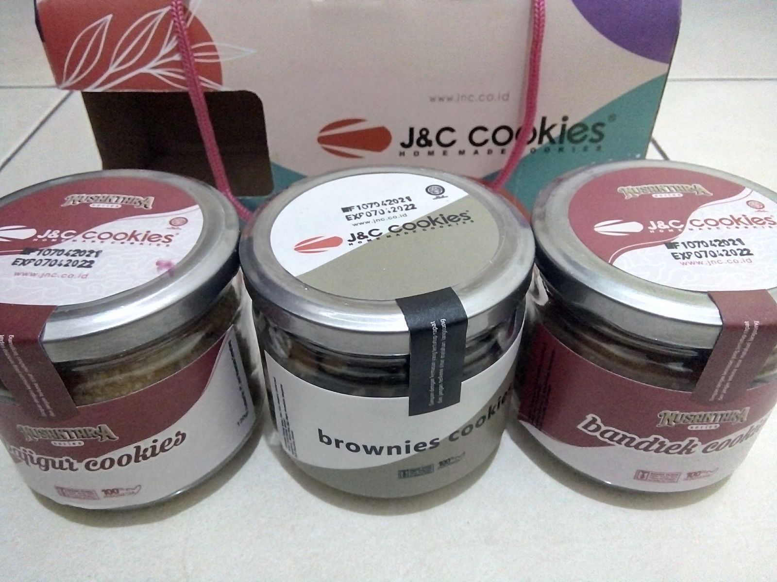 J&C Cookies. Foto: Wina/GenPI.co J&C Cookies. Foto: Wina/GenPI.co