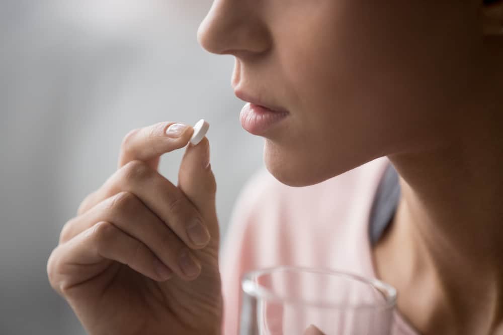 Ilustrasi obat sakit kepala. Foto: Shutterstock Ilustrasi obat sakit kepala. Foto: Shutterstock